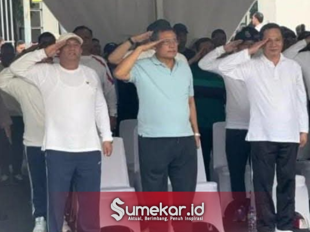 Foto. Bupati dan Wakil Bupati Dairi terpilih, Vickner Sinaga dan Wahyu Daniel Sagala, mengikuti latihan baris-berbaris bersama 480 kepala daerah terpilih lainnya dalam rangka persiapan pelantikan.