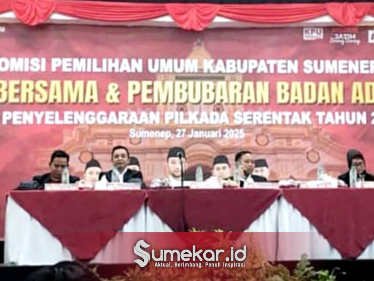 Foto. Kegiatan Doa Bersama dan Pembubaran Badan AdHoc Pilkada 2024