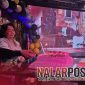 Foto. Owner MR Ball dan JBL Resto Karaoke Bapak Robin bersama Istri saat melakukan pemotongan Kue Ultah dua Usahanya. 