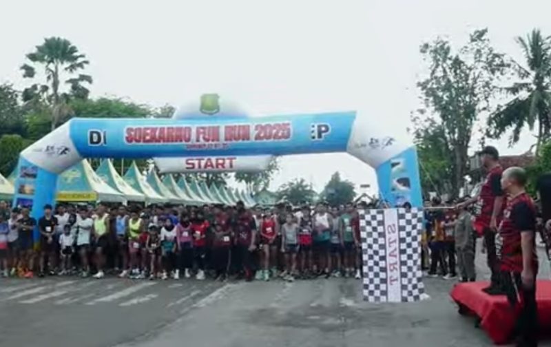 Foto. Pelepasan peserta Soekarno Fun Run 2025 di Sumenep