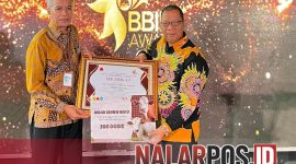 Foto. Chainur Rasyid Kepala DKPP Sumenep. Saat menerima penghargaan dari BBIB Singosari Malang