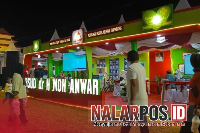 Foto. Stand RSUD Moh Anwar Sumenep di Malam Madura Night Vaganza 2025.