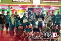 Foto Bersama Pegawai RSUD Moh Anwar Sumenep usai menerima penghargaan Stan terbaik di Malam penutupan Madura Night Vaganza 2025.