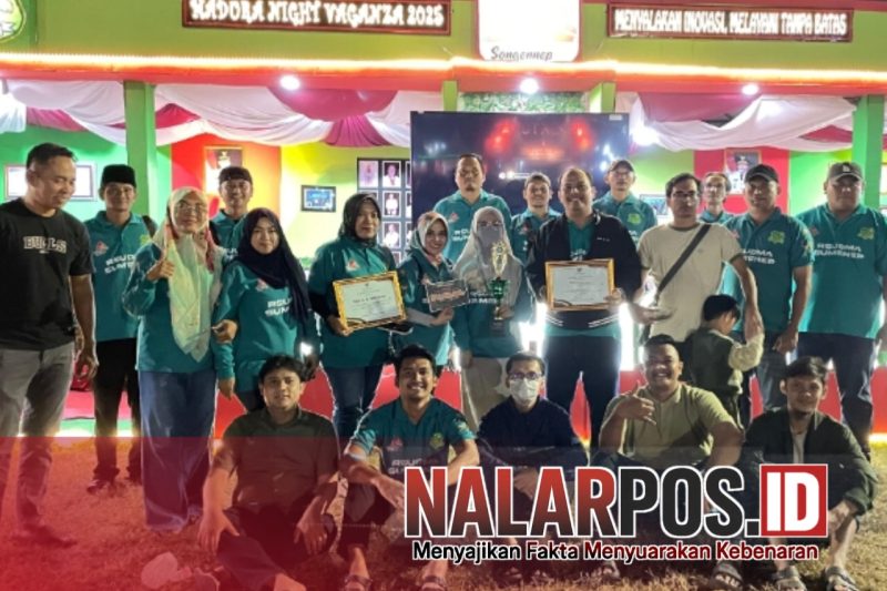 Foto Bersama Pegawai RSUD Moh Anwar Sumenep usai menerima penghargaan Stan terbaik di Malam penutupan Madura Night Vaganza 2025.