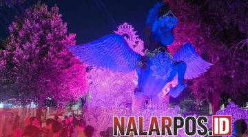Foto. Dekorasi Grup Tong-Tong Mega Remmeng tampak di Malam Hari dengan nuansa khas-nya