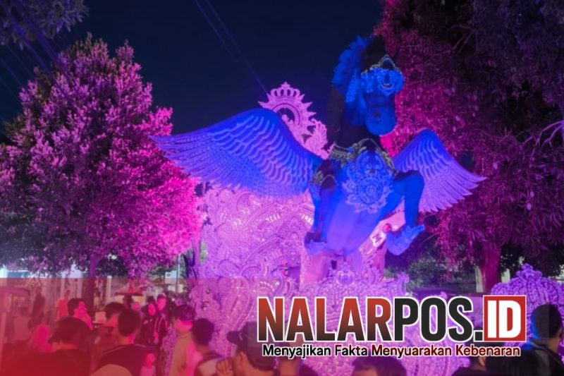 Foto. Dekorasi Grup Tong-Tong Mega Remmeng tampak di Malam Hari dengan nuansa khas-nya