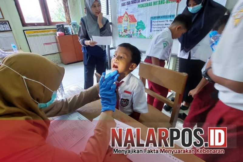Foto. KegiatanPemeriksaan kesehatan Gratis (PKG) Anak Usia Sekolah SD, MI, SMP, MTS, MA, SMA Pusat Kesehatan Masyarakat (Puskesmas) Batang-batang
