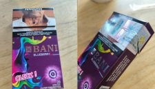Rokok Blue Berry diduga salah tempel pita cukai. Foto/Nalar Pos.