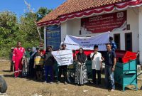 Sejumlah warga Desa Paliat, Kecamatan Sapeken, Kabupaten Sumenep, menerima bantuan dari SKK Migas–Kangean Energy Indonesia (KEI) melalui Program Pengembangan Masyarakat (PPM) tahun 2025. (NALARPOS/Humas KEI)