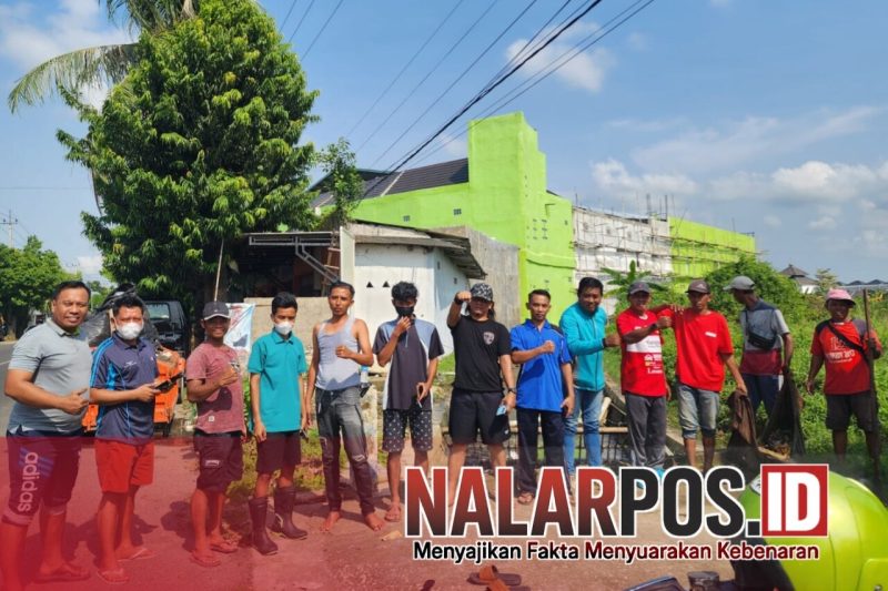 Foto. Kegiatan Aksi Bersih-bersih Jurnalis Sumenep Independen (JSI) bersama DLH dan PKDI