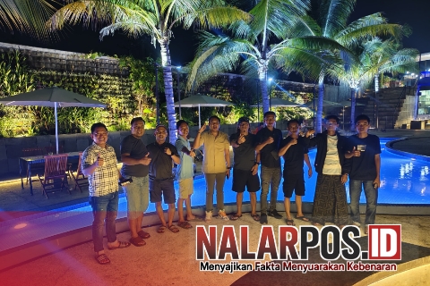 Foto bersama usai Ngobrol santai dan ngopi bersama Administrator Uji kompetensi wartawan (UKW) Universitas Dr Utomo (Unitomo) surabaya 