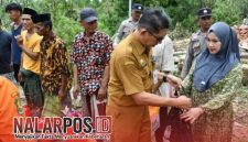 Foto. Penyaluran Bantuan Korban Bencana di kecamatan pragaan Sumenep Madura
