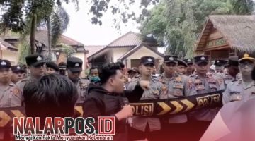 Foto. Gerakan Mahasiswa Peduli Rakyat (Gempar) menggelar aksi unjuk rasa di Kantor DKPP Sumenep