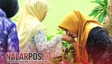 Foto. Senator DPD RI Dr Lia istifhama Melayat ke Orang tuanya bersama Gubernur Jatim, Khofifah Indar Parawansa sebelum Ramadhan