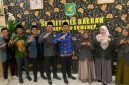 IPNU-IPPNU Sumenep berfoto bersama Sekda Sumenep Agus Dwi Saputra usai silaturahmi dan audiensi membahas penguatan sinergi kelembagaan, pendidikan, serta pemberdayaan pelajar di Kabupaten Sumenep. Foto/Nalarpos.