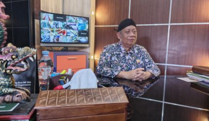Kepala DKPP Sumenep Chainur Rasyid saat ditemui di ruang kerjanya. NALARPOS.ID/Dayat