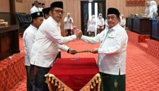 Foto. Ketua DPRD Sumenep H. Zainal Arifin menyepakati Rancangan Peraturan Daerah (Raperda) Anggaran Pendapatan dan Belanja Daerah (APBD) Tahun Anggaran 2027 menjadi Peraturan Daerah (Perda).